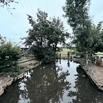 Mmghome - A La Ferme 招待所