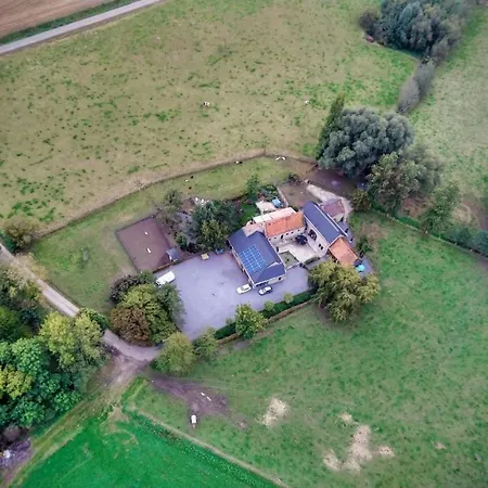 Mmghome - à La Ferme 4* Frasnes-lez-Anvaing